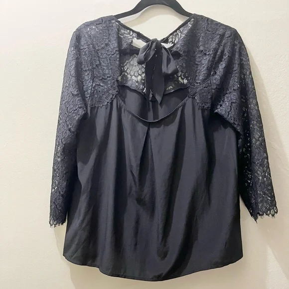 Sézane Adeline Blouse in Noir, FR Size 40 (US 8) - Picture 4 of 15